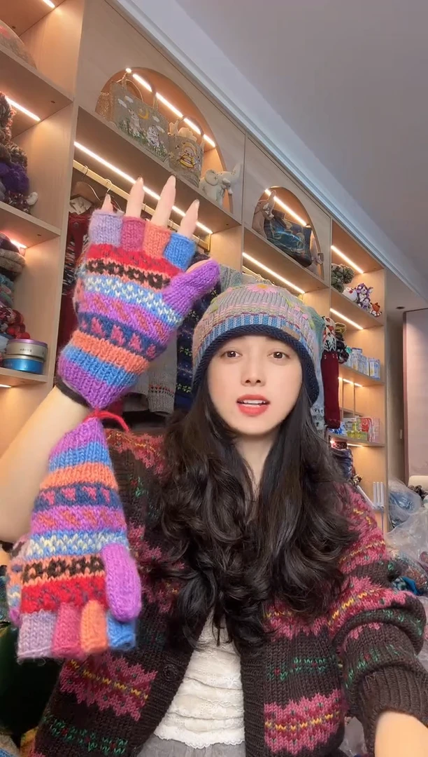 绵羊毛闪****马五指手套A047