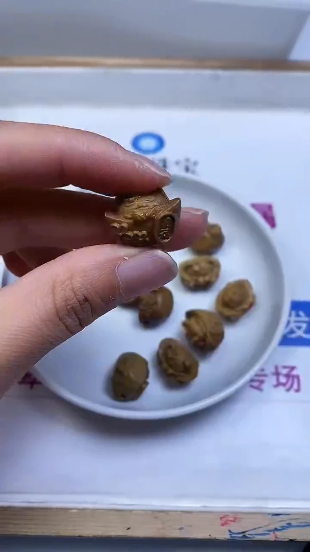 维腊木（绿檀）散珠E847绿檀 元宝猫 1个7.8元