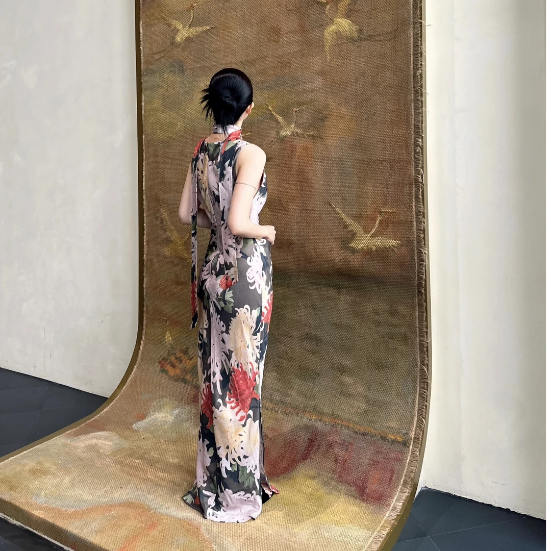 以类设计师品牌RODERIC WONG夏季彩菊印花性感气质连衣裙36802