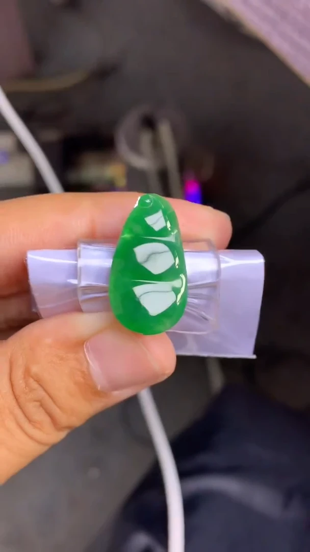 未镶嵌定制翡翠毛货