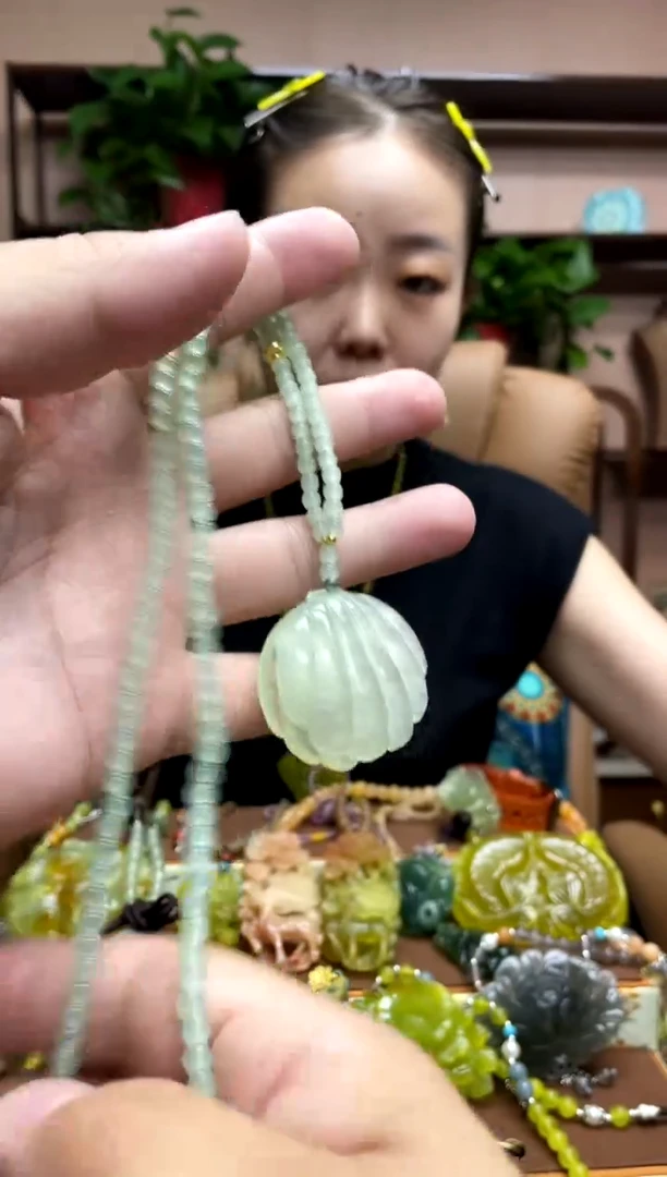 未镶嵌岫玉吊坠·