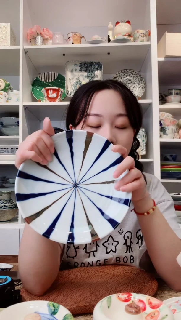 陶瓷蓝十草三角大盘19cm