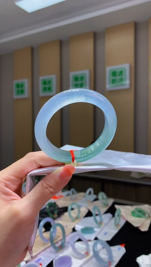 未镶嵌手镯翡翠-Q175 圈口56 全款80万 定金2万