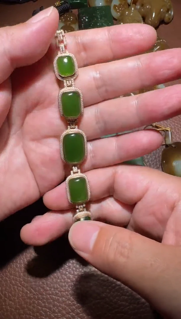 未镶嵌和田玉挂件G*和田玉