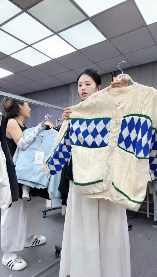 大哥家漂亮衣服漂亮颜色