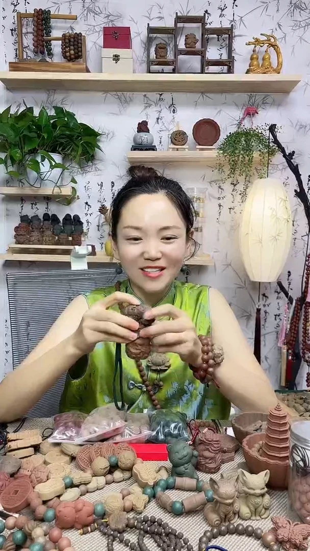 泥塑菊珀安神龙摆件+玫瑰养心貔仇