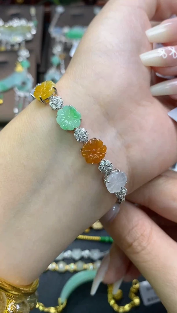颈饰银S925镶嵌翡翠净货14800