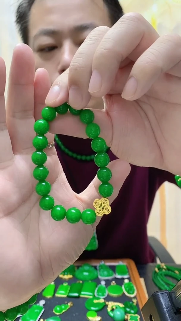 14K金镶嵌手链石英质玉翠绿色手链