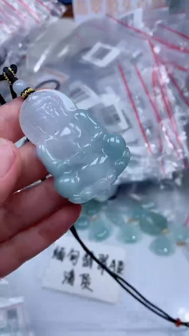 颈饰未镶嵌翡翠吊坠