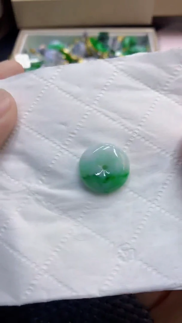 翡翠未镶嵌吊坠(不含链)1