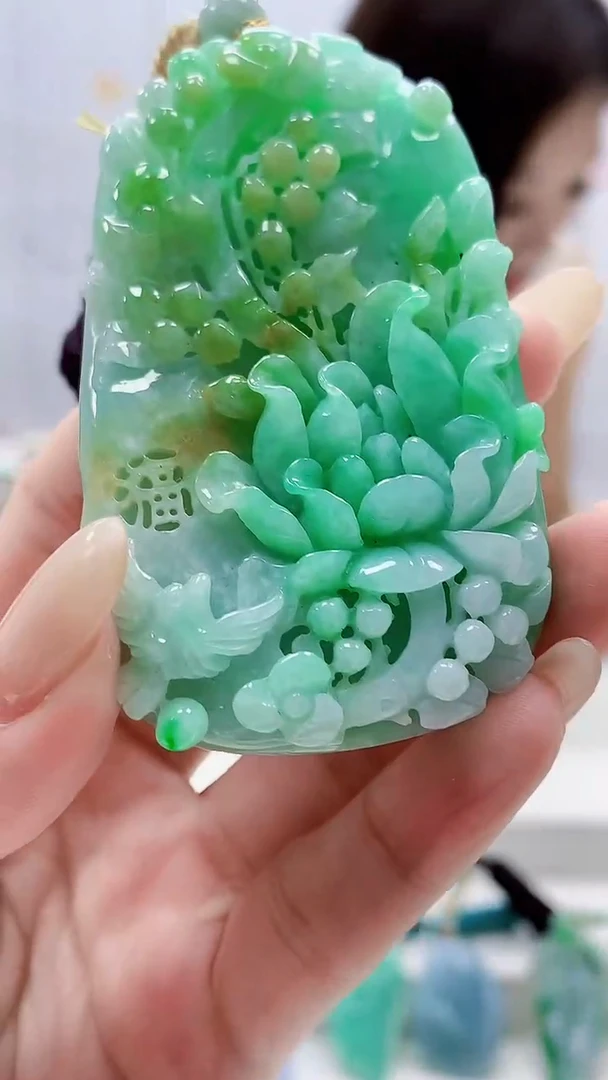 未镶嵌定制翡翠4957lr-毛货挂件152