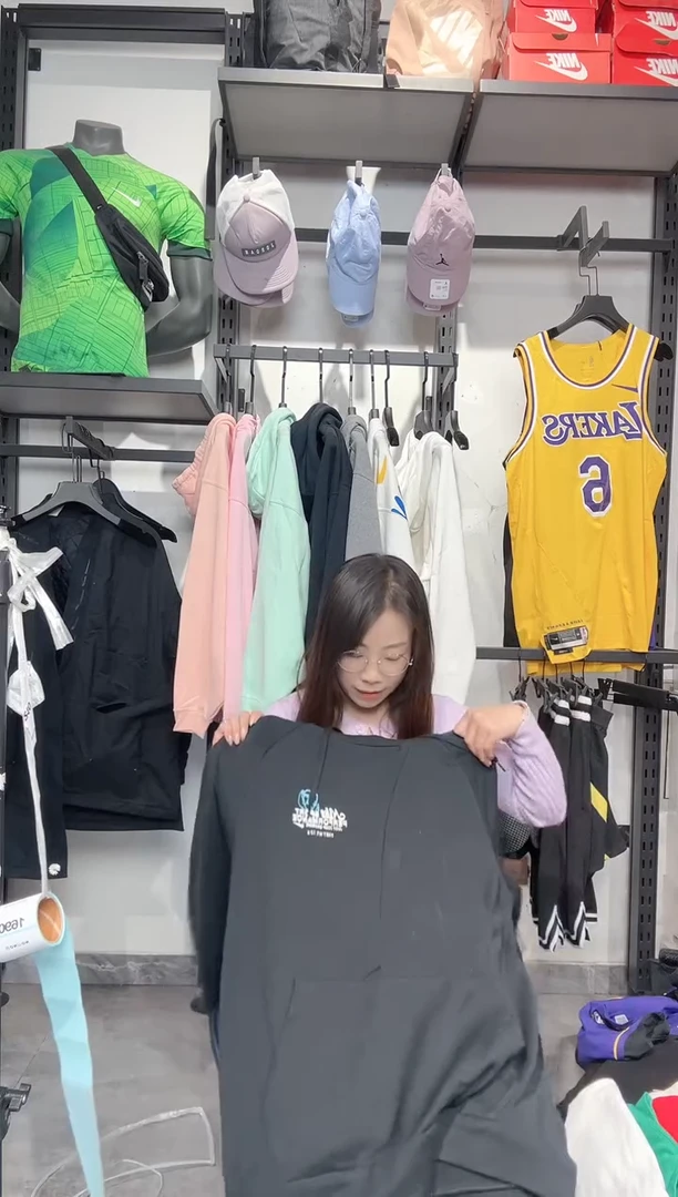 1685 编码 瑕疵款直播间过款为准 尺码 175 L