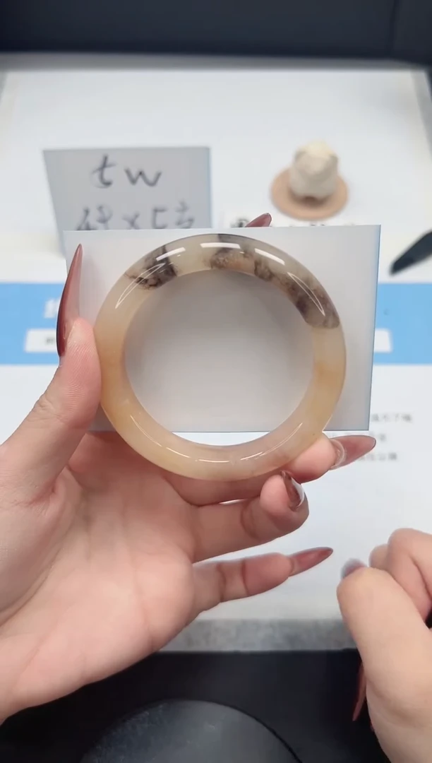 【闪购商品】石英质玉手镯未镶嵌145/干枯玫瑰56