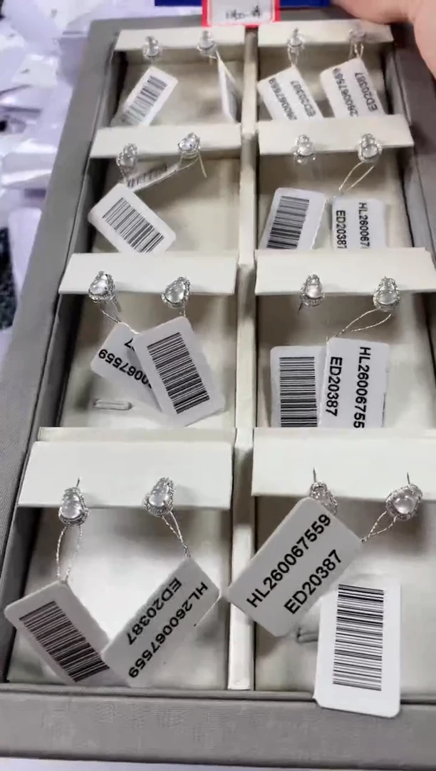 【闪购商品】翡翠颈饰18K金镶嵌多样性发货，发一件