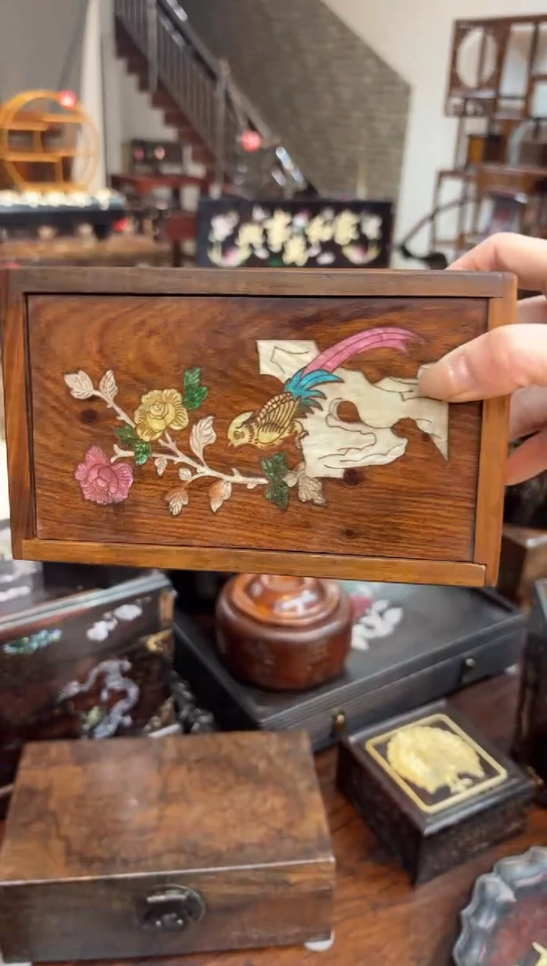 木黄花梨螺钿机关盒