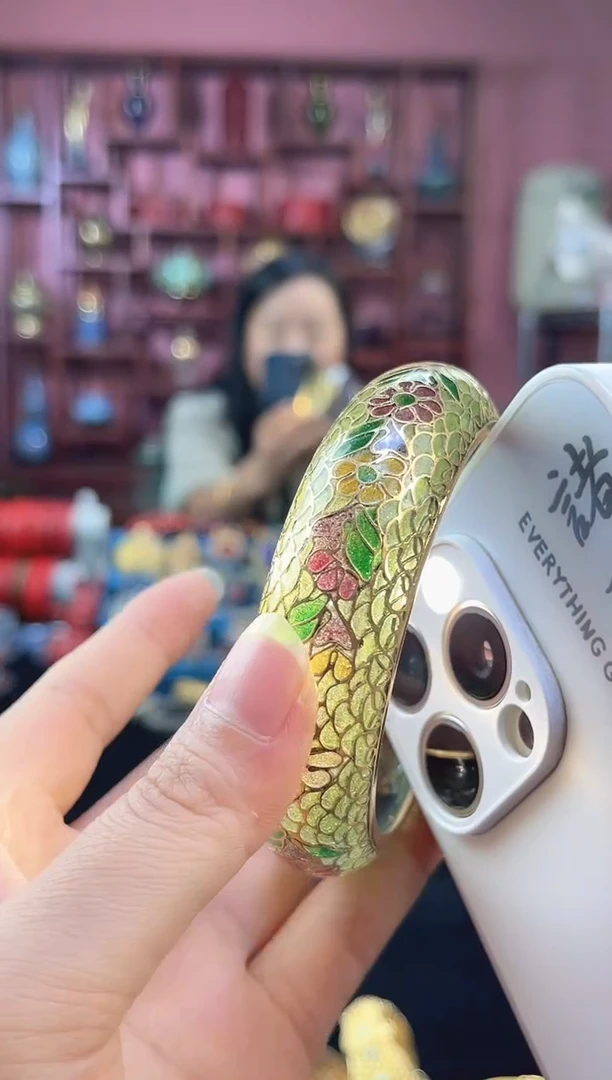 非遗技艺景泰蓝脱胎手镯淡绿色 大圈