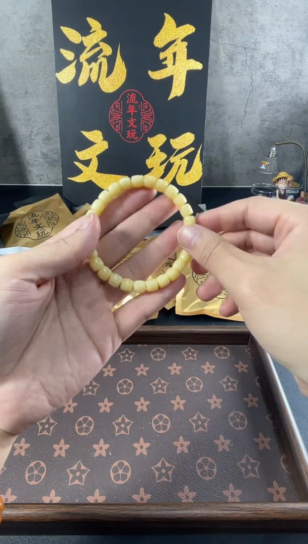 吊坠猴头核桃驼骨绕指柔