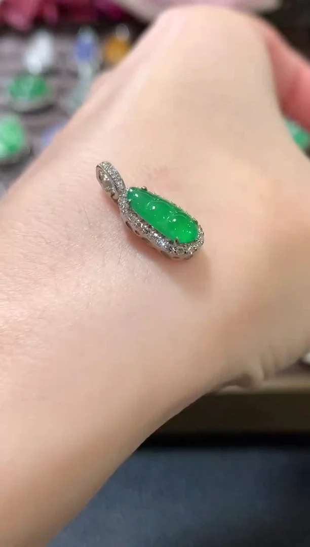 吊坠(不含链)18K金镶嵌翡翠a4