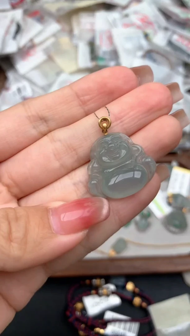 18K金镶嵌挂件翡翠1