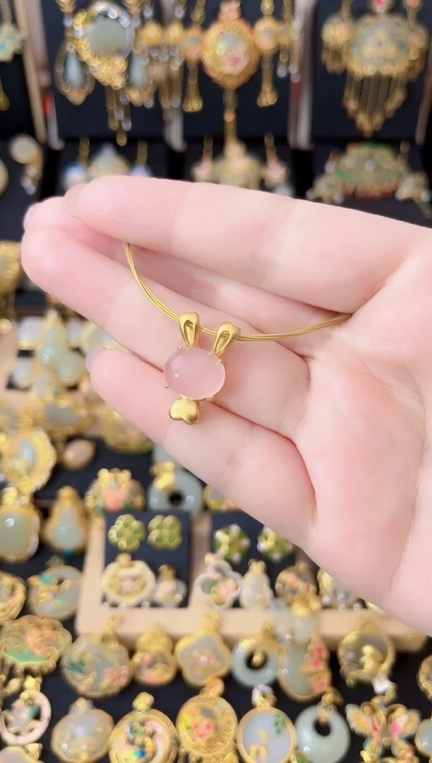 合金颈饰玛瑙/玉髓小兔子吊坠