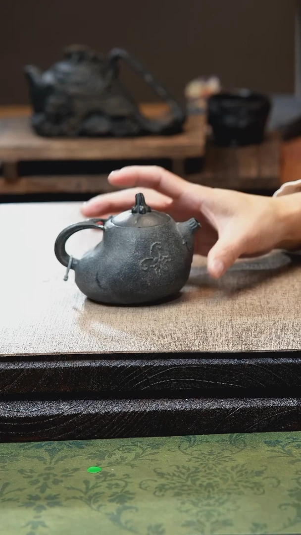 柯荣盛老师作品冰碛岩重工雕刻福瓜壶