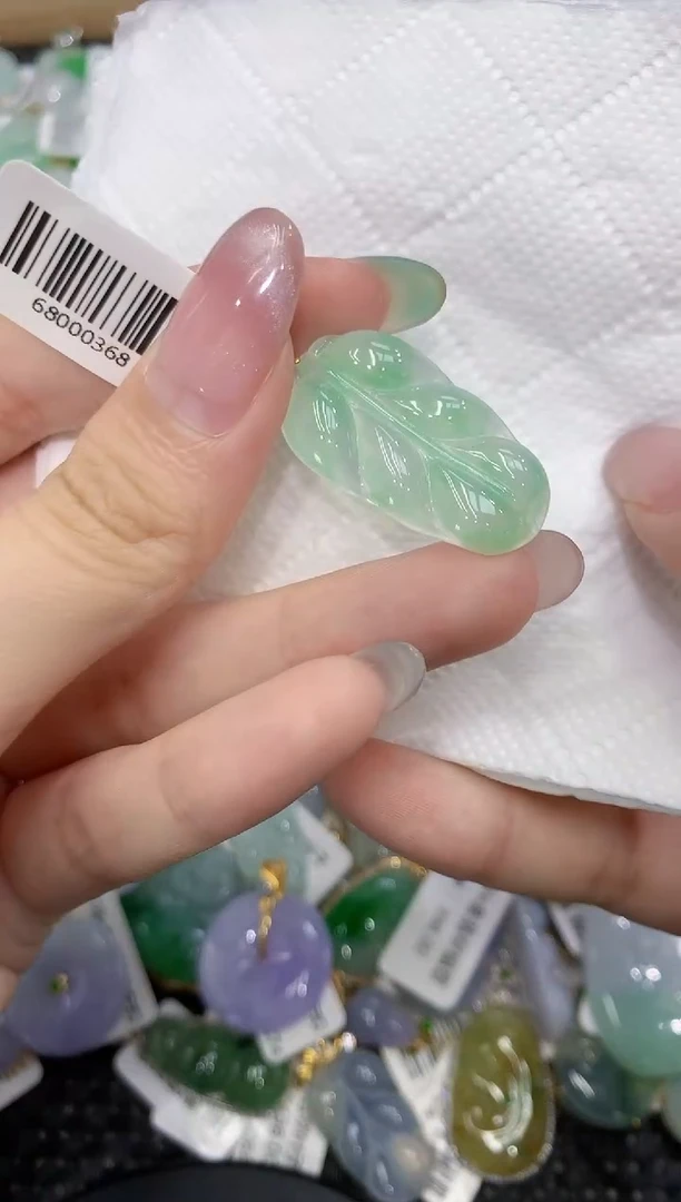 翡翠18K金镶嵌颈饰111111111111