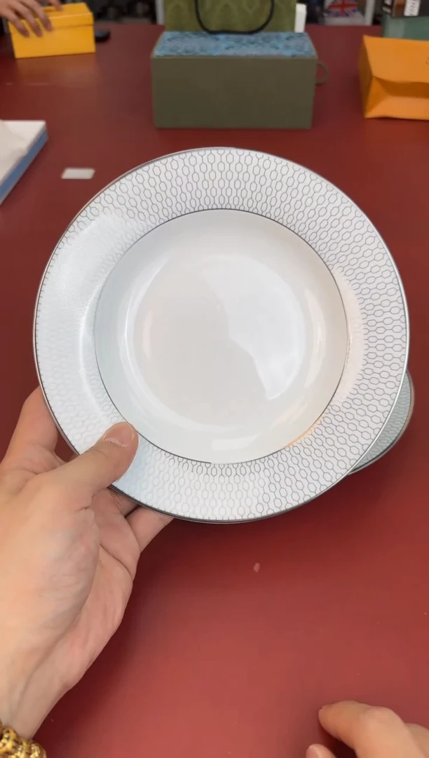 【闪购商品】瓷片新号开播全场漏@@H1852