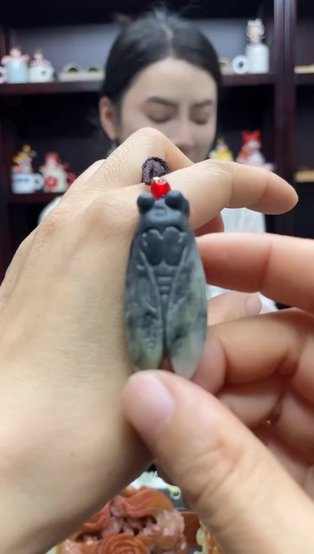 岫玉未镶嵌吊坠·