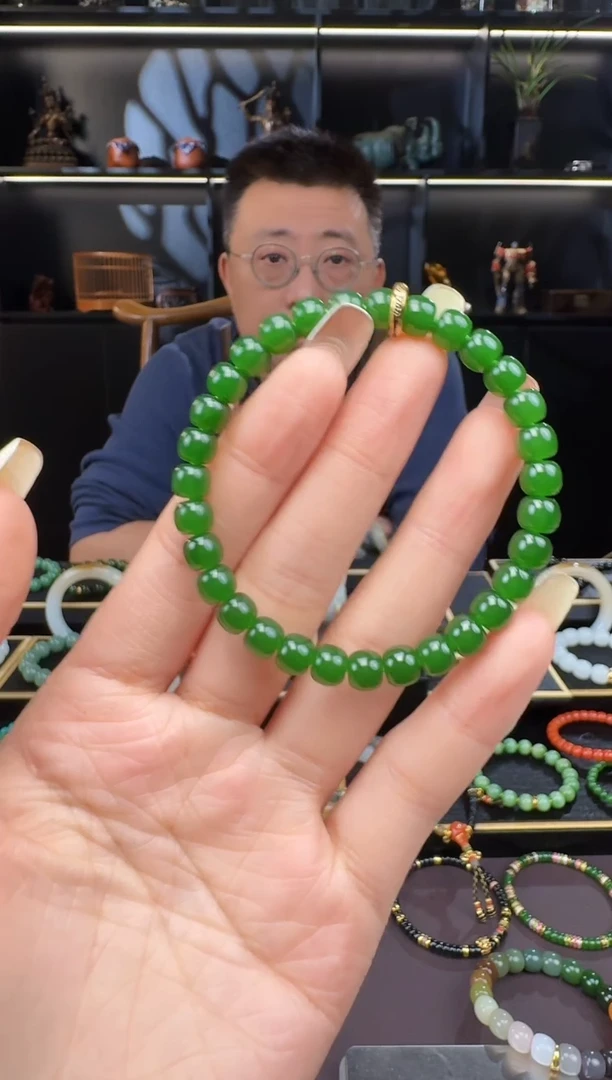 颈饰未镶嵌和田玉7mm碧玉老型手串 藏物系列