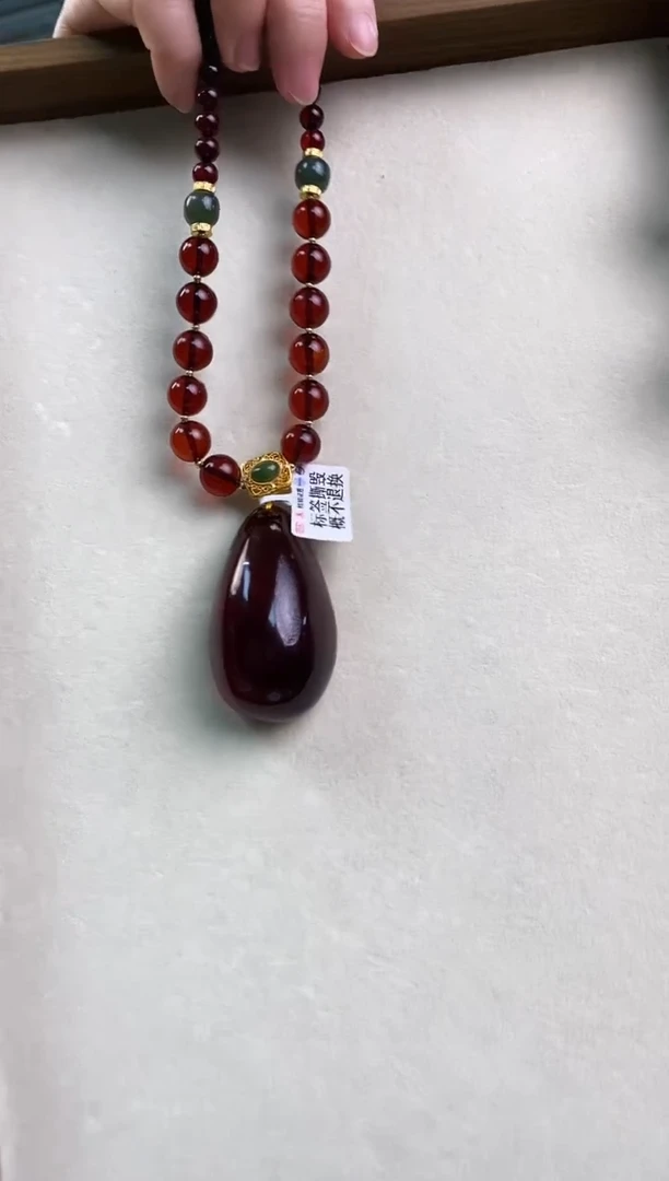 【闪购商品】血珀颈饰未镶嵌00000000