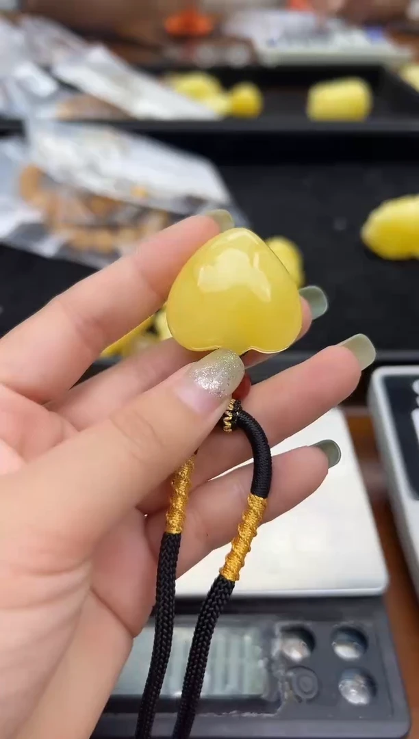 未镶嵌蜜蜡裸石蜜蜡吊坠
