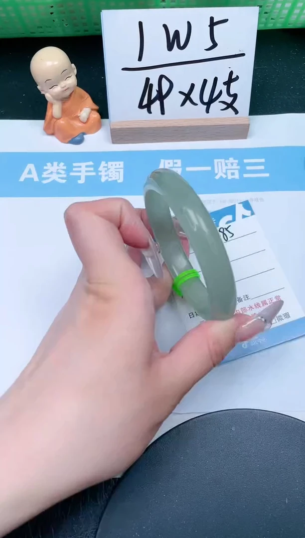 【闪购商品】石英质玉手镯未镶嵌285-62