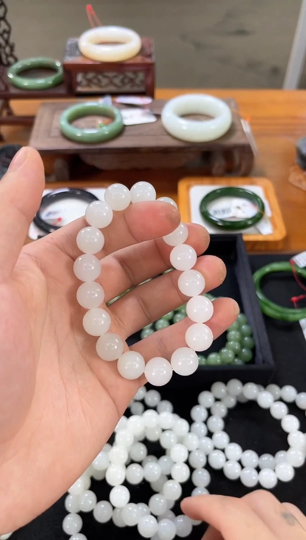 未镶嵌手串和田玉卡12新疆黑山 圆珠 多样性发一