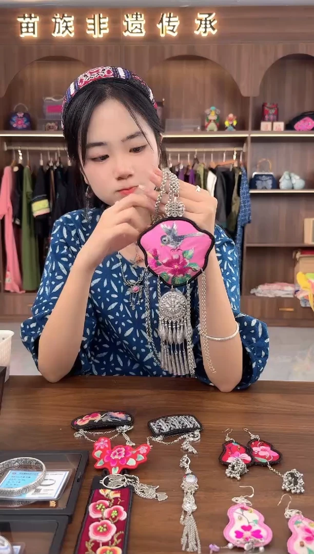 刺绣扶光苗绣传承L26