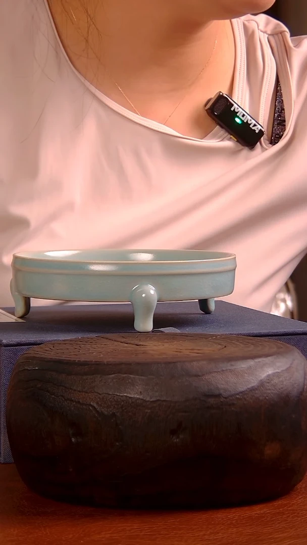 瓷片小三足洗-汝.............