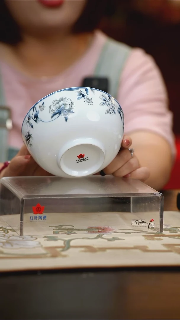 1个正价兰木棉6寸面碗