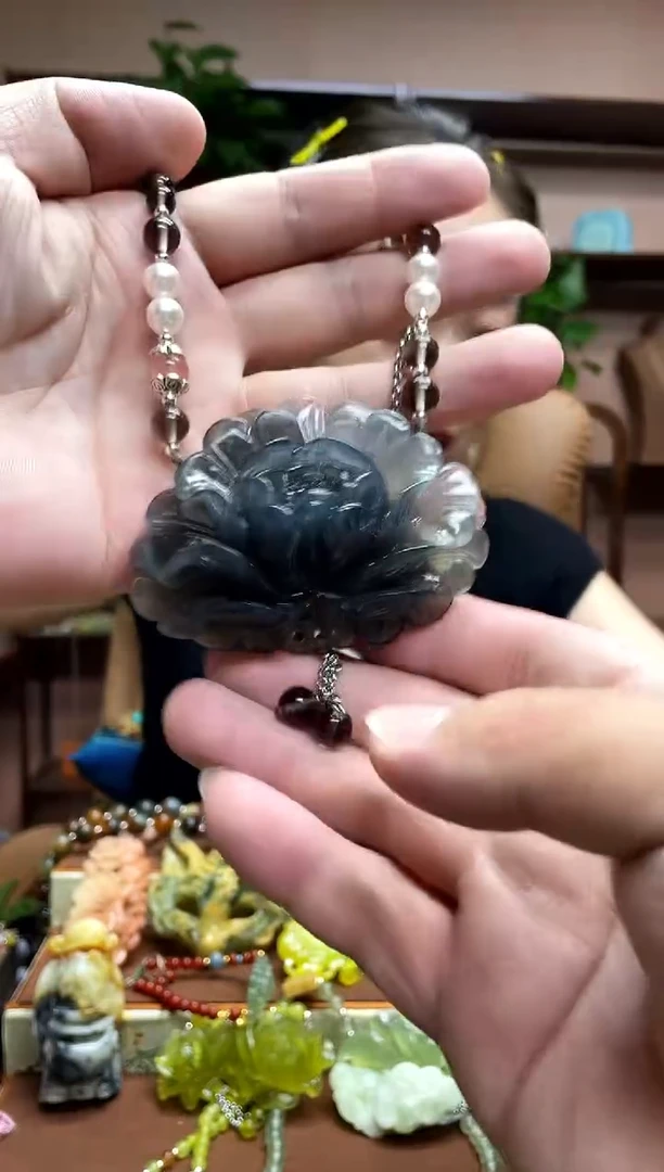 未镶嵌岫玉吊坠·