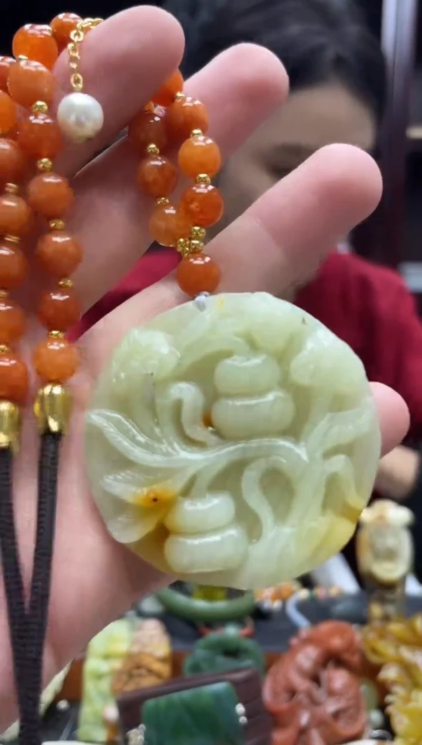 未镶嵌岫玉吊坠·