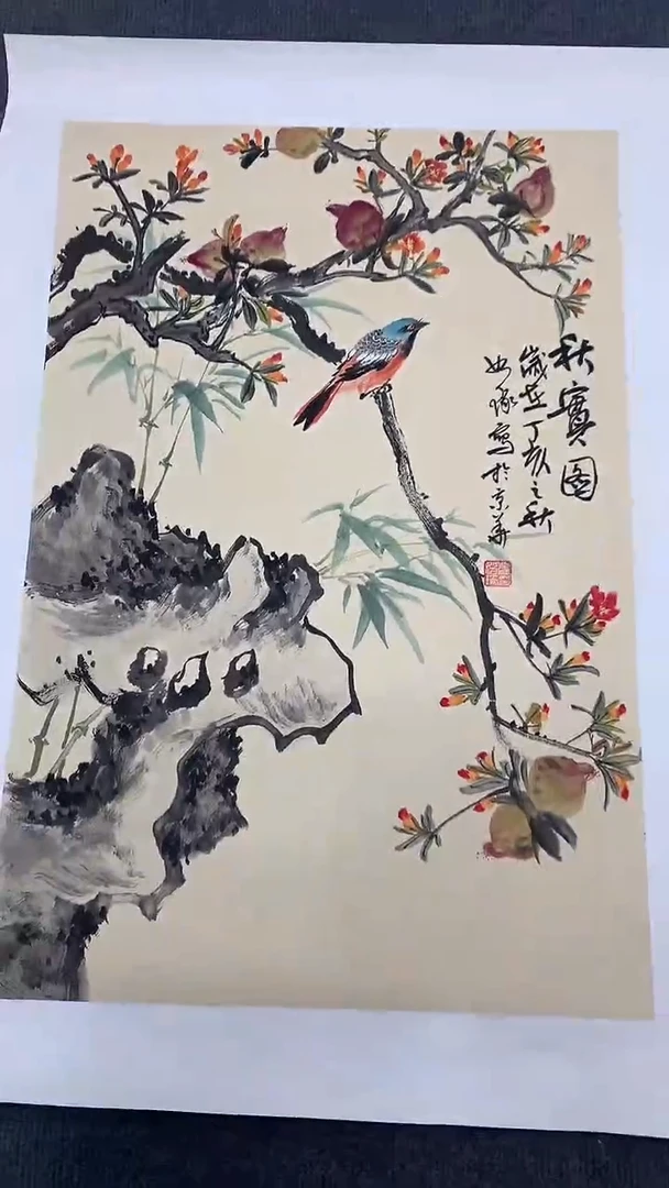 竖款精品开三花鸟，