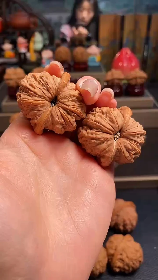 文玩核桃吊坠B58血麒麟39