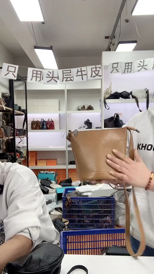 头层牛皮清货真皮 新水桶油蜡黄