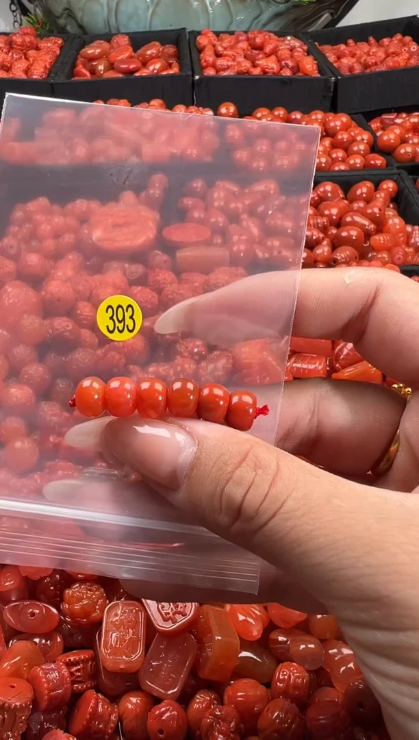 颈饰未镶嵌南红玛瑙1