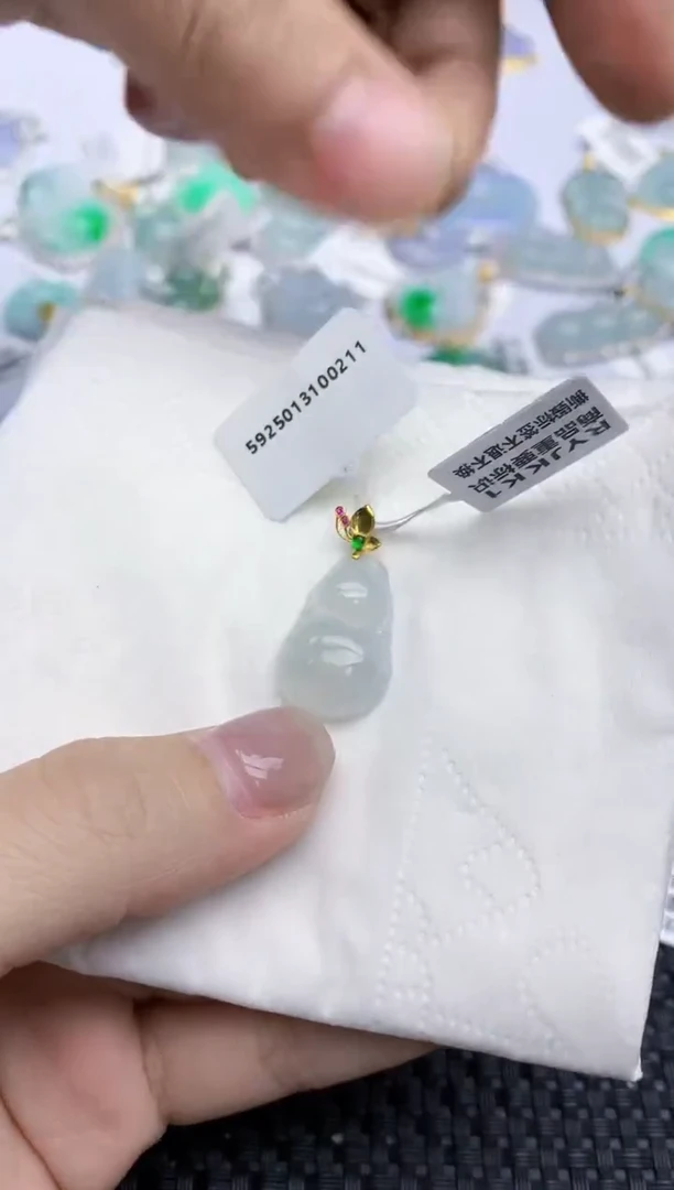 【闪购商品】翡翠颈饰18K金镶嵌天然翡翠A货