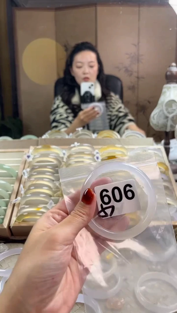 手镯玛瑙/玉髓未镶嵌606