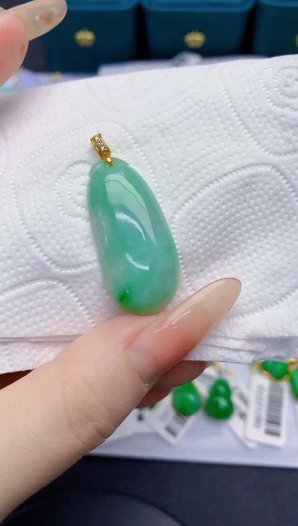 颈饰未镶嵌翡翠缅甸天然翡翠A货
