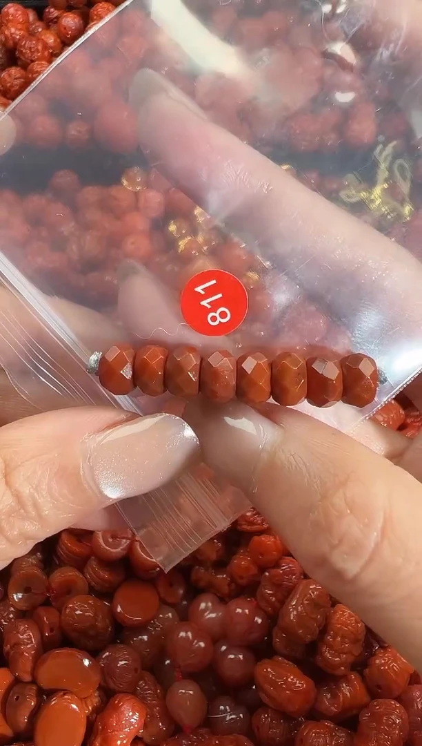 颈饰未镶嵌南红玛瑙1