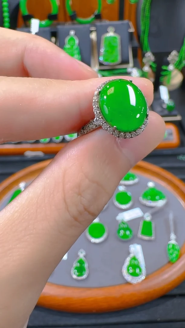 翡翠戒指银S925镶嵌天然A货翡翠