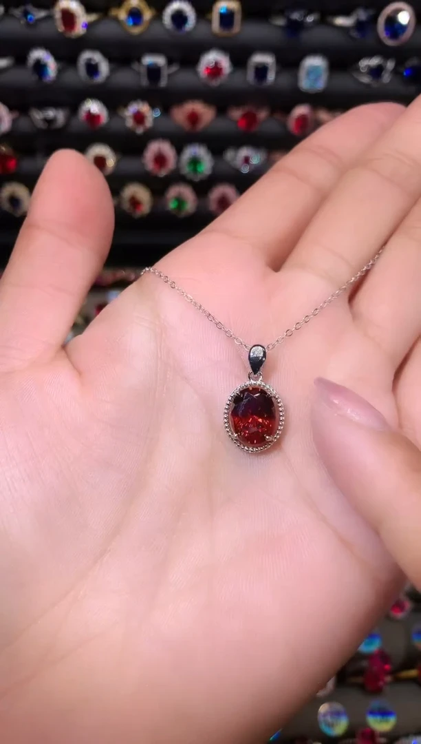 【闪购商品】石榴石吊坠(赠链)银S925镶嵌810白