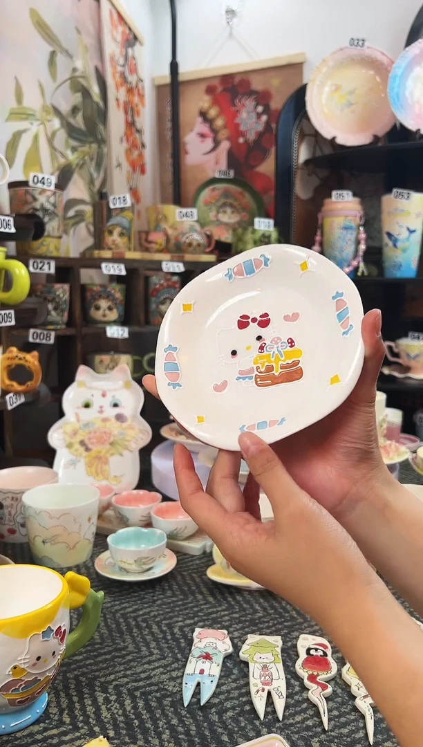 景德镇设计款手绘杯杯