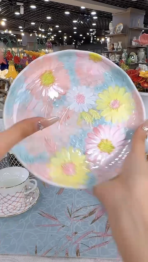 骨瓷娜娜中古器物如图所示95